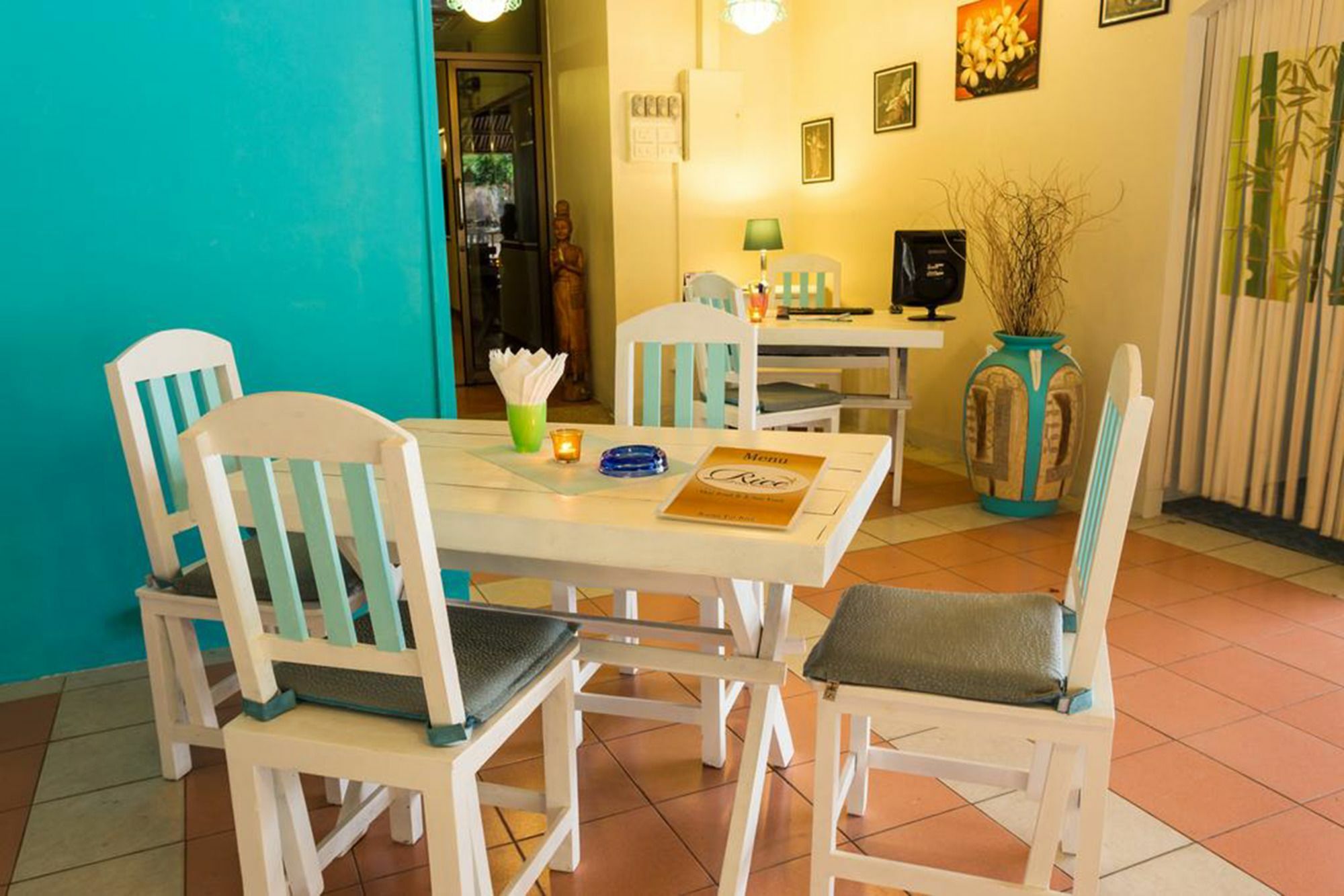Rice Rooms And Restaurant Ката Бийч Екстериор снимка