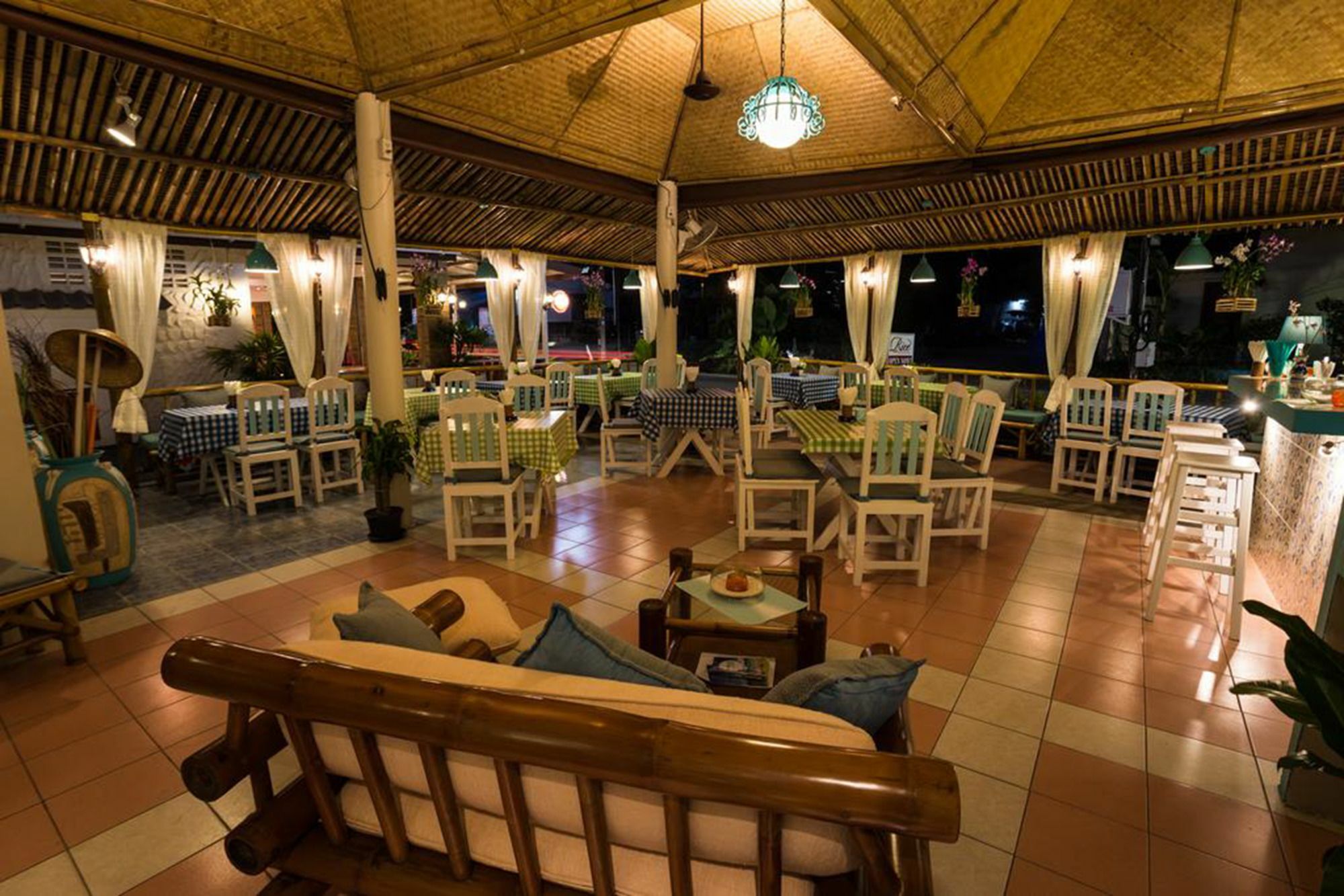 Rice Rooms And Restaurant Ката Бийч Екстериор снимка